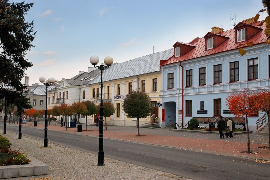 Plac Wolności i zabytkowa zabudowa w Białej Podlaskiej